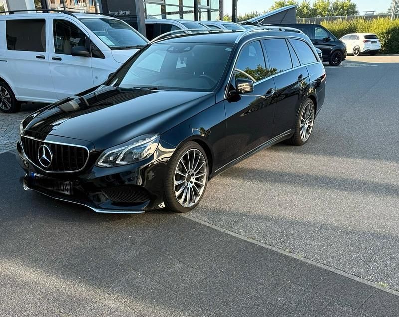 Schwarz Gebraucht 2014 Mercedes E200 Kombi | 9.800 € (Superpreis) - Bild 1/4