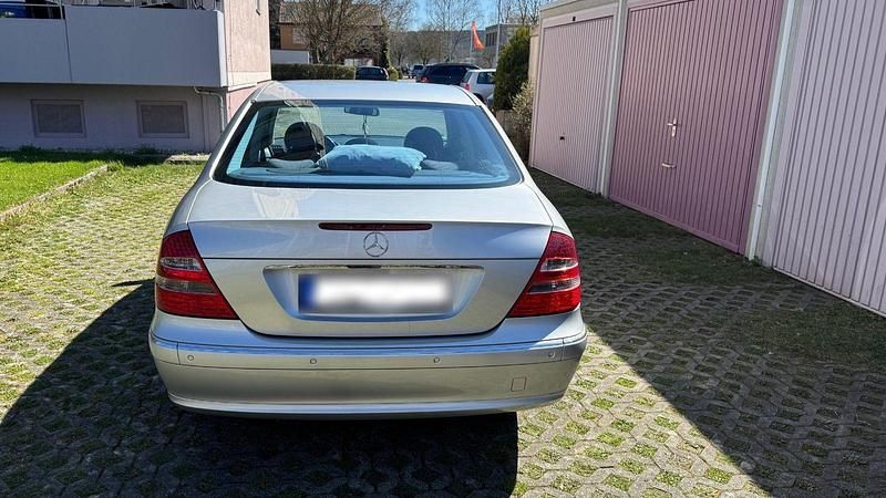 Gebraucht Mercedes E200 Avantgarde 163 PS (119 kW) 2003 Silber Limousine