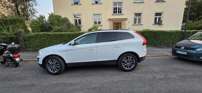 Weiß Gebraucht 2013 Volvo XC60 SUV | 14.500 € (Guter Preis) - Bild 1/4
