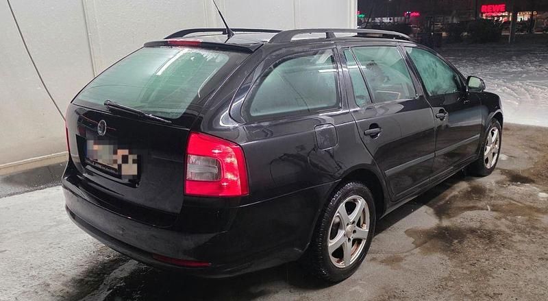 Gebraucht Skoda Octavia 160 PS (117 kW) 2011 Schwarz Kombi