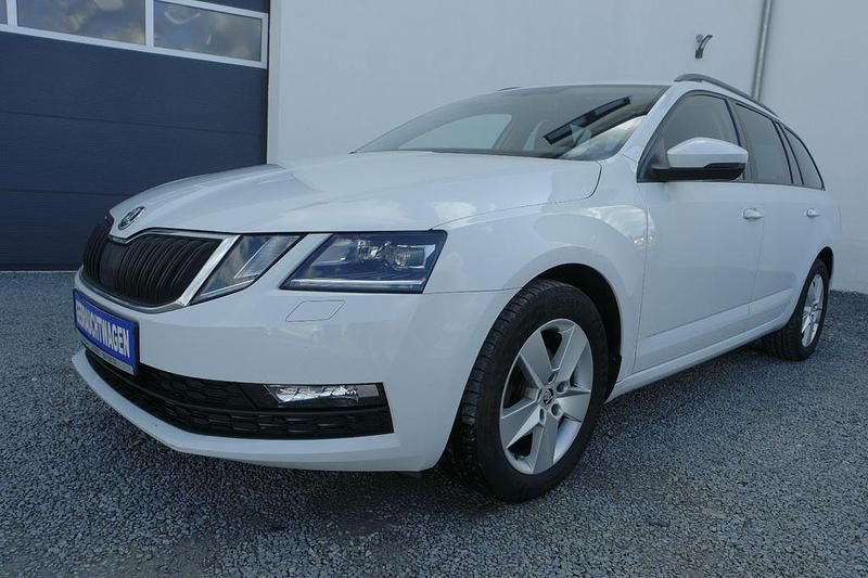 Weiß Gebraucht 2018 Skoda Octavia Ambition Kombi | 9.900 € (Guter Preis) - Bild 1/4