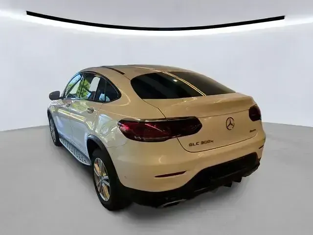 Gebraucht Mercedes GLC300e AMG 320 PS (235 kW) 2021 Weiß SUV