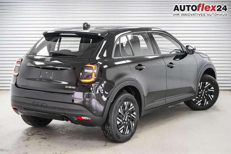 Cinema schwarz metall... Neu 2025 Fiat 600 SUV | 23.040 € (Fairer Preis) - Bild 1/4