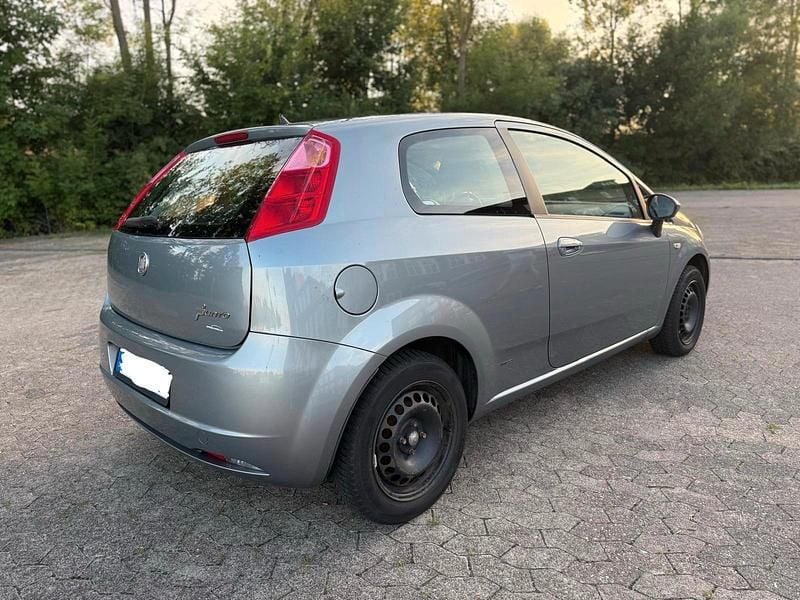 Gebraucht Fiat Grande Punto 77 PS (56 kW) 2008 Grau Kleinwagen