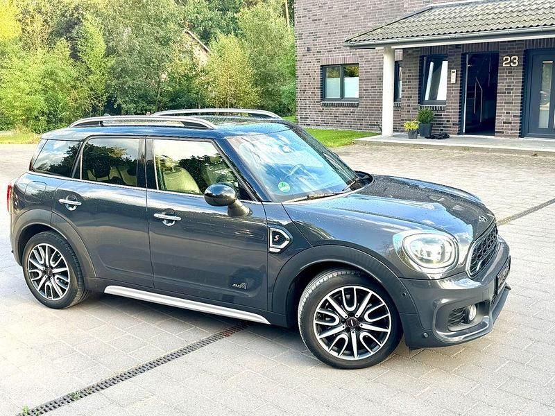 Grau Gebraucht 2018 Mini John Cooper Works Countryman SUV | 16.290 € (Etwas zu teuer) - Bild 1/4