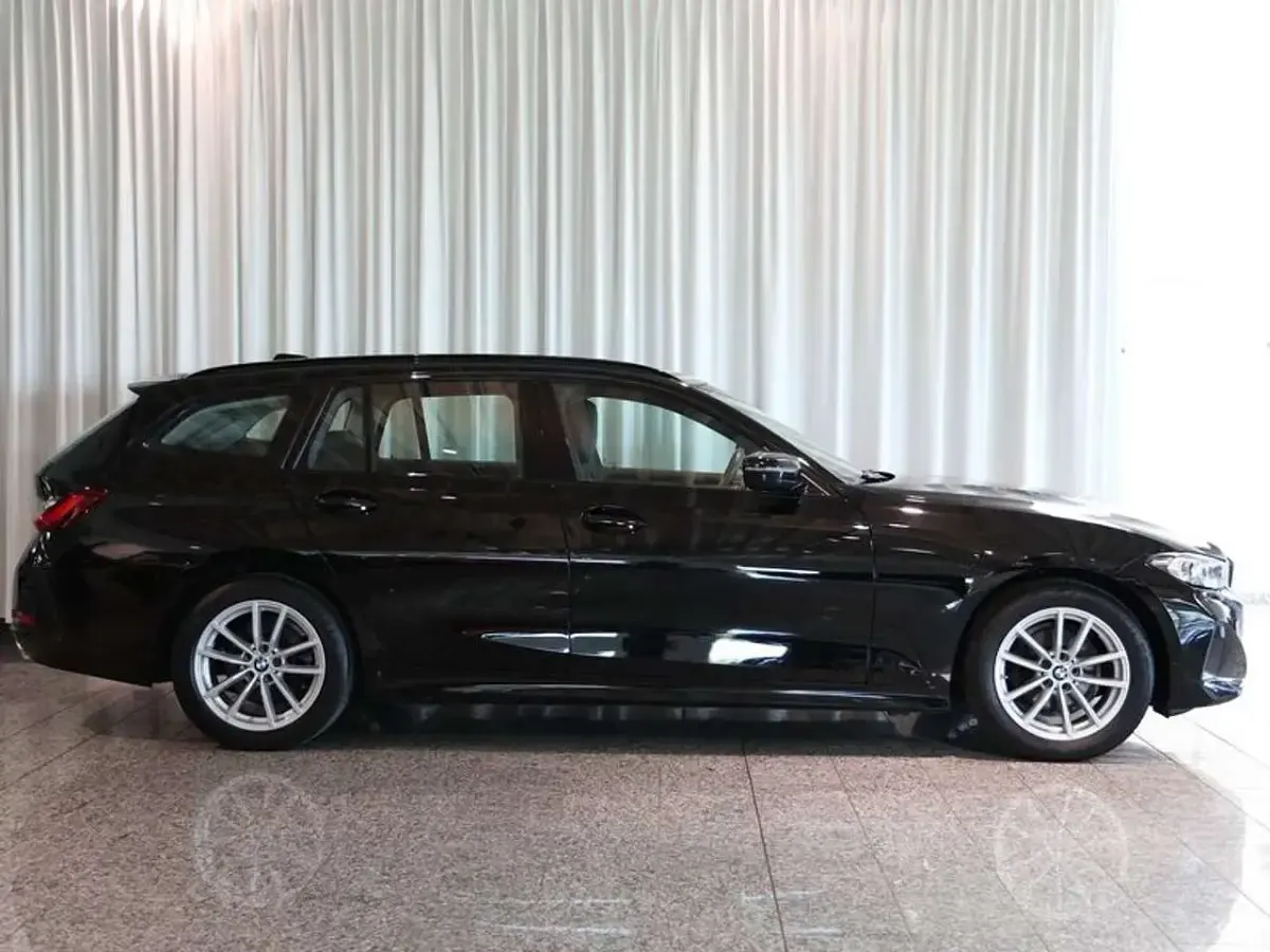 Gebraucht BMW 318 Sport Line 150 PS (110 kW) 2023 Schwarz ii Kombi