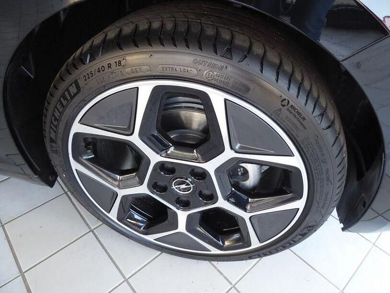 Gebraucht Opel Astra Ultimate 131 PS (96 kW) 2023 Karbon schwarz metallic Limousine