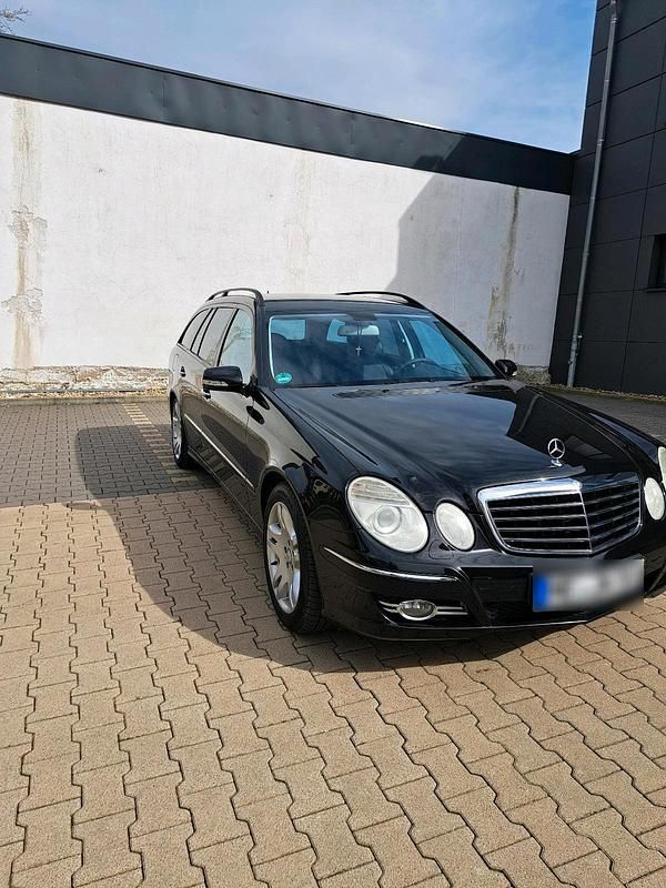 Second-hand Mercedes E250 200 CP (147 kW) 2008 Negru Break