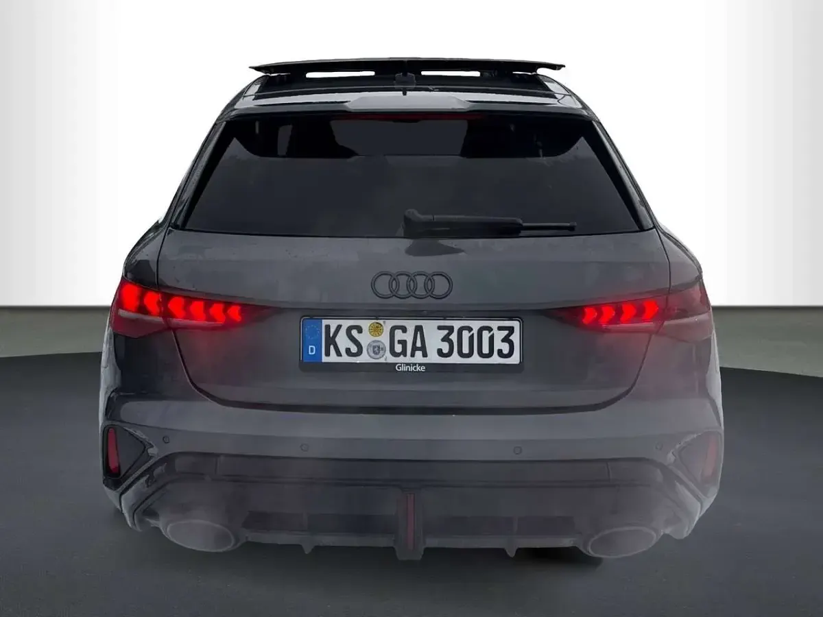 Gebraucht Audi RS3 Sport 400 PS (294 kW) 2026 Daytonagrau perleffekt Limousine