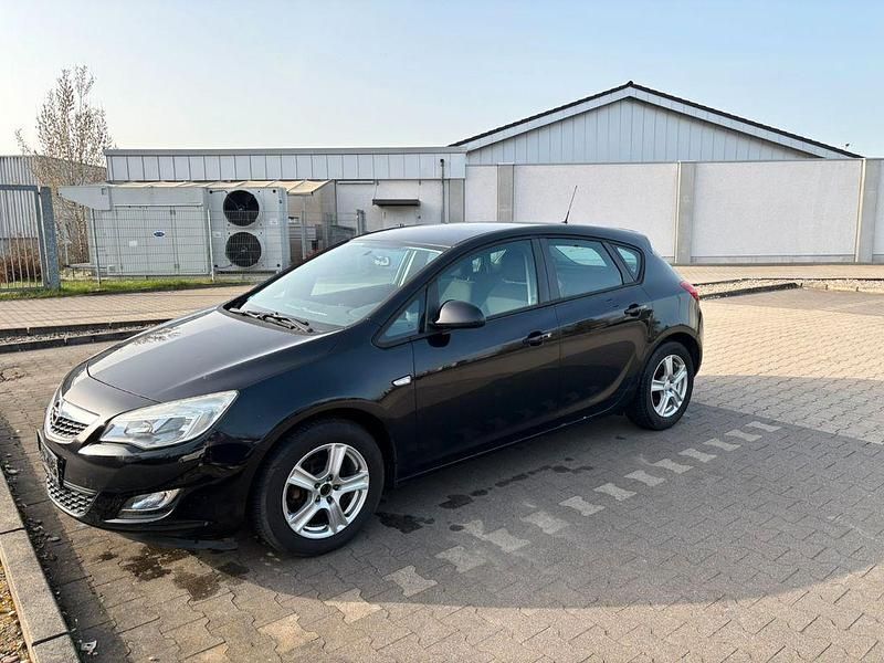 Gebraucht Opel Astra Selection 87 PS (63 kW) 2011 Schwarz Limousine