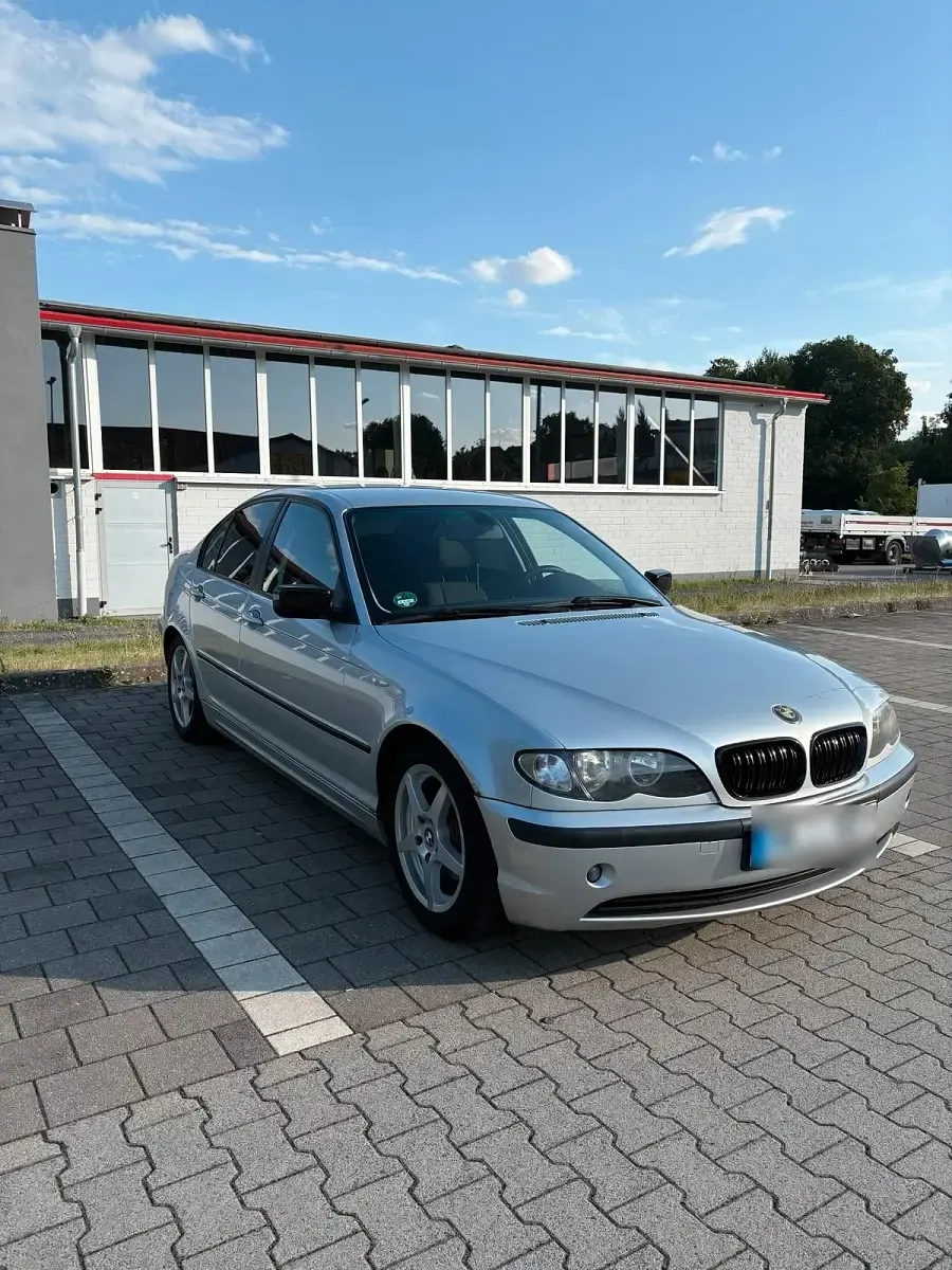 Gebraucht BMW 318 143 PS (105 kW) 2003 Silber Limousine