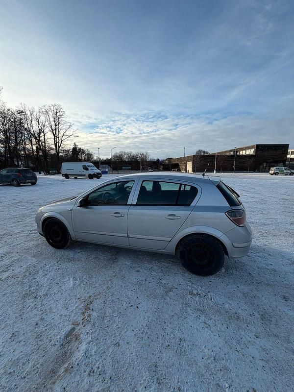 Gebraucht Opel Astra 115 PS (84 kW) 2007 Grau Limousine