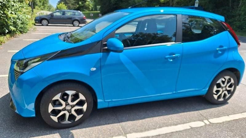 Blau Gebraucht 2018 Toyota Aygo Connect Style Kleinwagen | 8.500 € (Guter Preis) - Bild 1/4