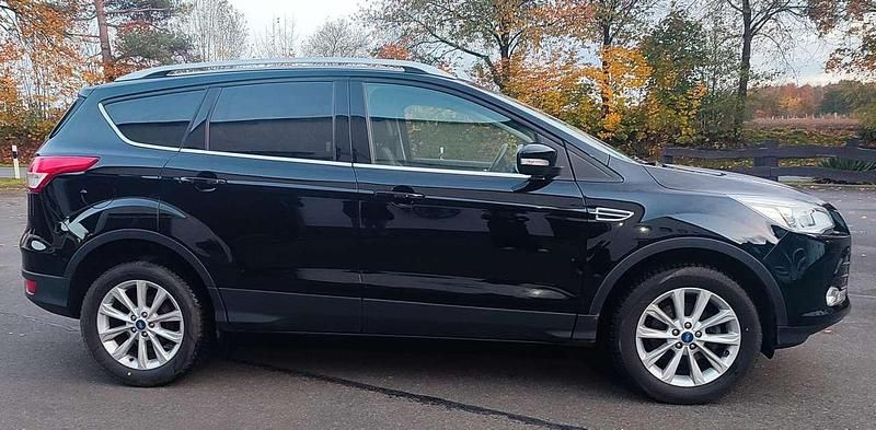 Gebraucht Ford Kuga Trend 150 PS (110 kW) 2016 Schwarz SUV