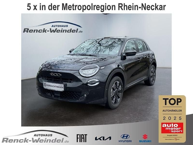 Gebraucht Fiat 600 101 PS (74 kW) 2025 Rot SUV