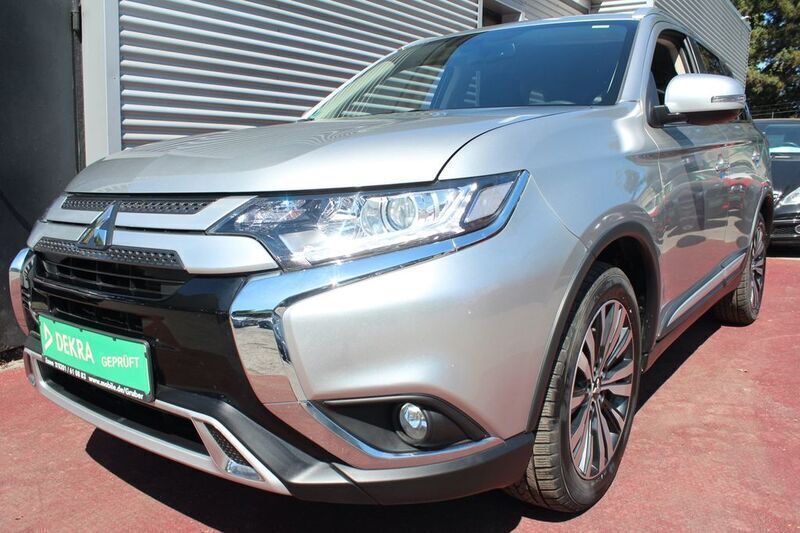 Silber (metallic) Gebraucht 2018 Mitsubishi Outlander Diamant Edition SUV | 20.979 € (Fairer Preis) - Bild 1/4