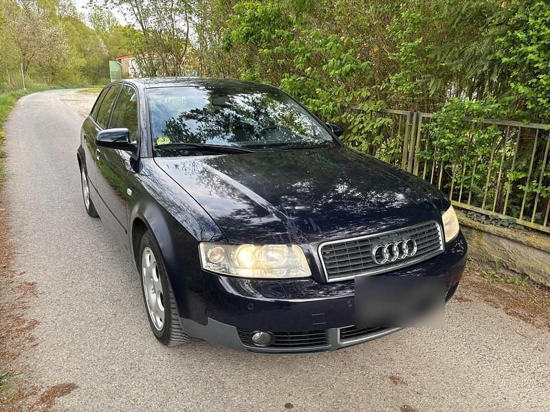 Używany Audi A4 131 KM (96 kW) 2003 Niebieski Kombi