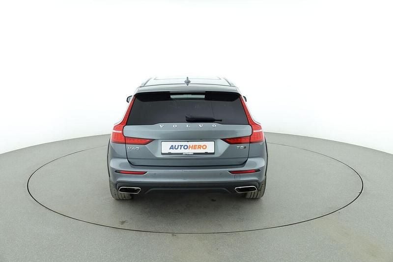 Gebraucht Volvo V60 CC Pro 250 PS (183 kW) 2020 Grau Kombi