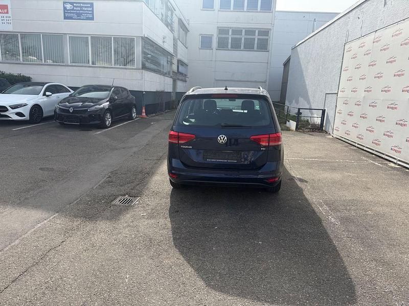 Gebraucht VW Touran Comfortline 110 PS (80 kW) 2016 Blau Van / Kleinbus