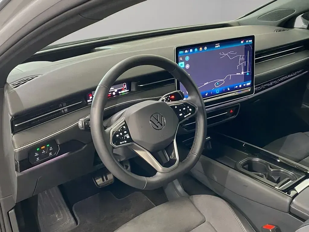Gebraucht VW ID.7 Pro 210 kW (286 PS) 2025 Gletscherweiß metallic Kombi