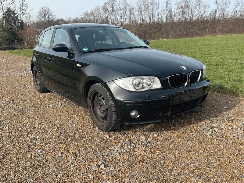 Gebraucht BMW 120 150 PS (110 kW) 2004 Schwarz Kleinwagen