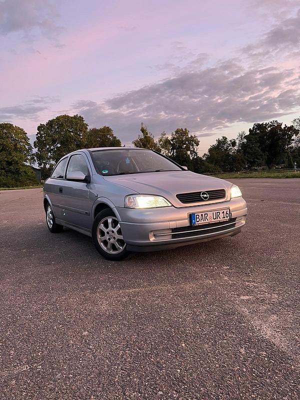 Silber Gebraucht 2001 Opel Astra Coupé | 1.000 € (Fairer Preis) - Bild 1/4