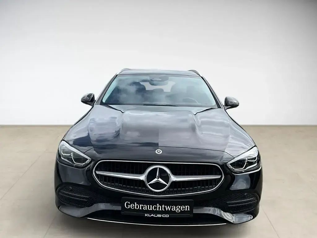 Gebraucht Mercedes C200 Avantgarde 163 PS (119 kW) 2023 Schwarz Kombi
