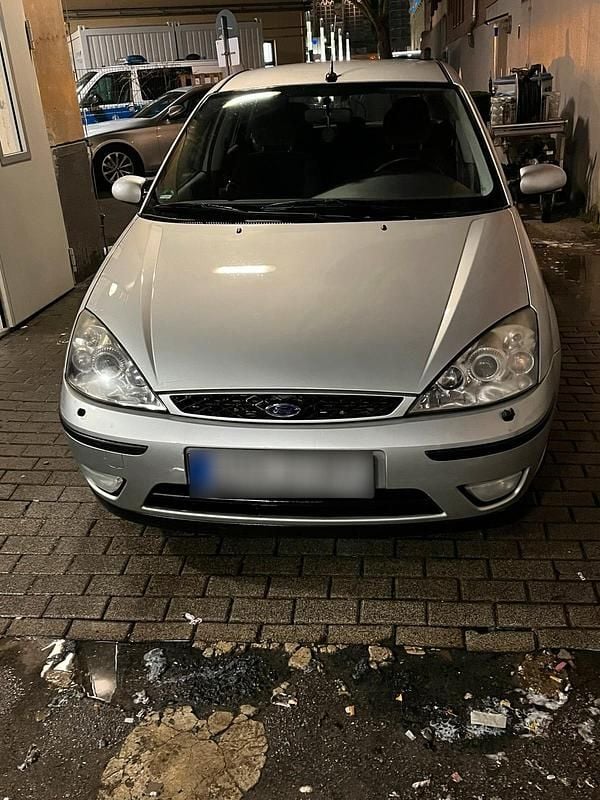 Gebraucht Ford Focus 100 PS (73 kW) 2001 Silber Kleinwagen