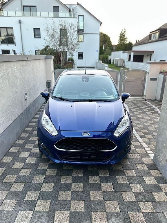 Blau Gebraucht 2017 Ford Fiesta Kleinwagen | 5.899 € (Guter Preis) - Bild 1/4