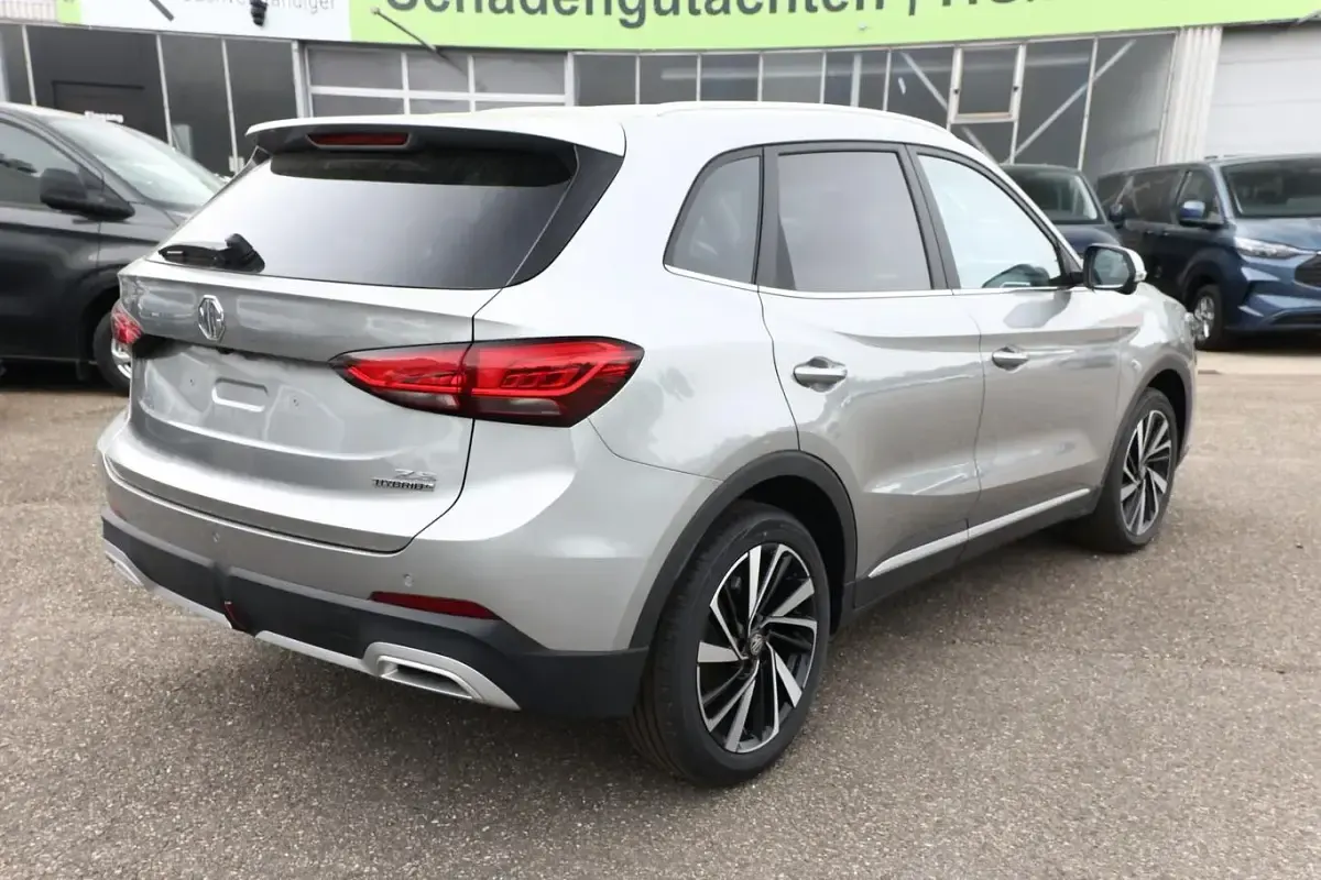 Neu MG ZS Luxury 197 PS (144 kW) 2026 Cosmic silver metallic SUV
