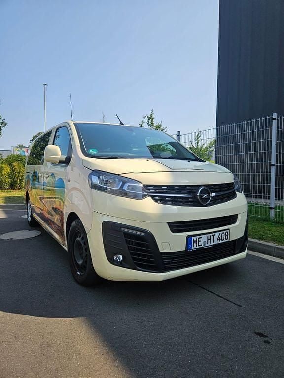 Weiß Gebraucht 2020 Opel Zafira Life Selection Van | 14.000 € (Superpreis) - Bild 1/4
