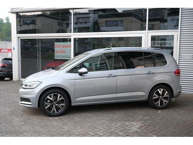 Neu VW Touran Edition 150 PS (110 kW) 2025 Van / Kleinbus