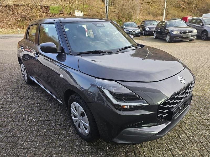 Gebraucht Suzuki Swift Club 83 PS (61 kW) 2025 Grau Kleinwagen