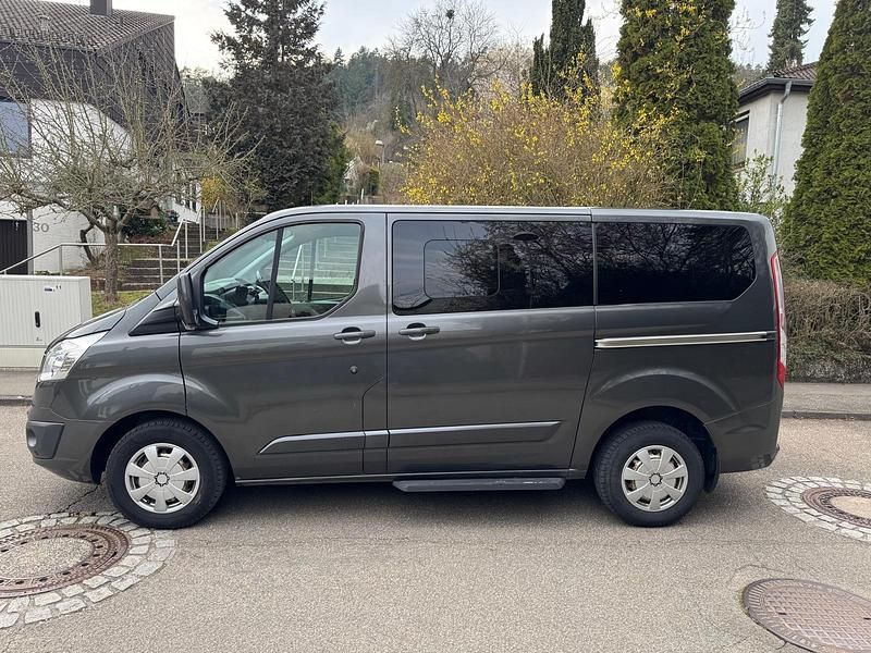 Gebraucht Ford Tourneo 131 PS (96 kW) 2017 Grau Van / Kleinbus