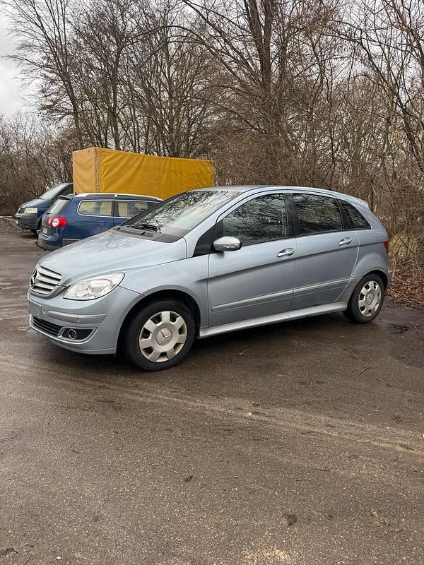 Gebraucht Mercedes B200 136 PS (100 kW) 2006 Grau Van / Kleinbus