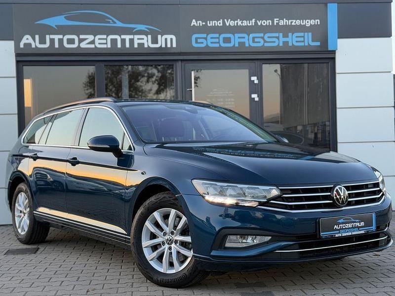 Blau Gebraucht 2022 VW Passat Business Kombi | 19.499 € (Fairer Preis) - Bild 1/4