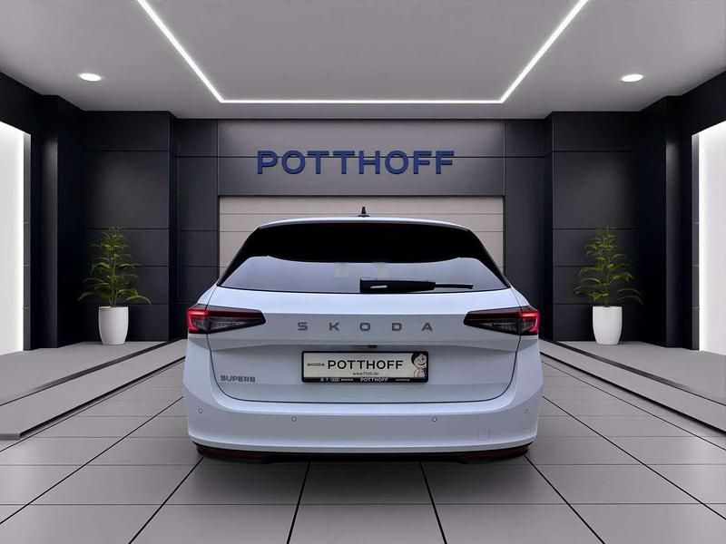 Neu Skoda Superb Selection 150 PS (110 kW) 2026 Kristallweiß uni Kombi