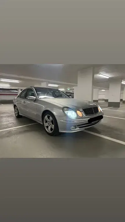 Gebraucht Mercedes E320 Avantgarde 224 PS (164 kW) 2005 Silber Limousine