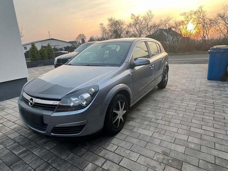 Gebraucht Opel Astra 125 PS (91 kW) 2004 Silber Limousine