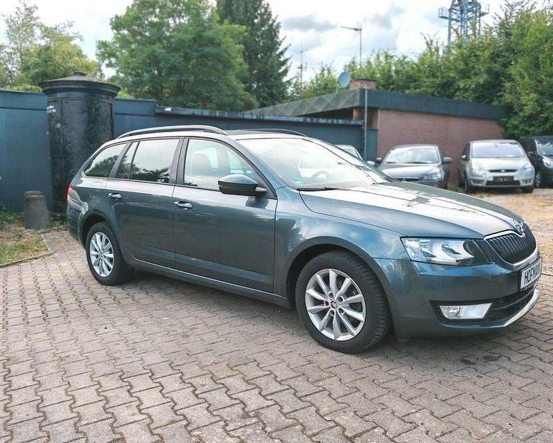 Grau Gebraucht 2016 Skoda Octavia Style Limousine | 8.790 € (Guter Preis) - Bild 1/2