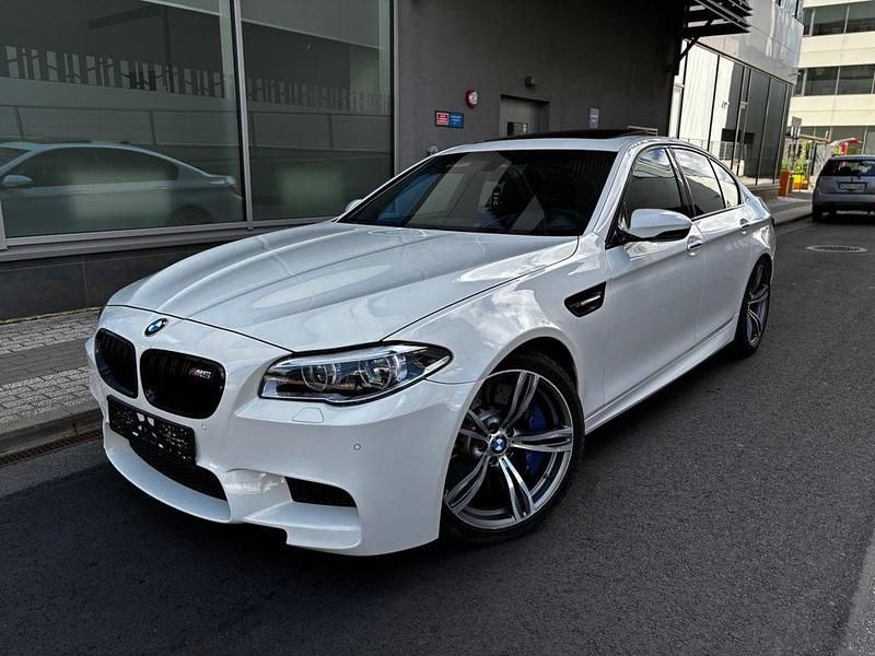 Weiß Gebraucht 2014 BMW M5 Performance Limousine | 34.900 € - Bild 1/4