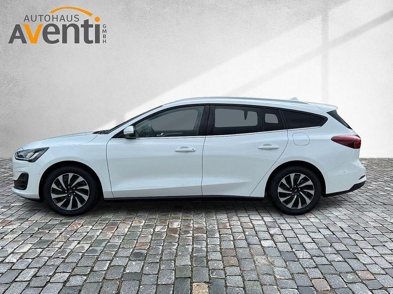 Neu Ford Focus Titanium 155 PS (114 kW) 2025 Weiß Limousine
