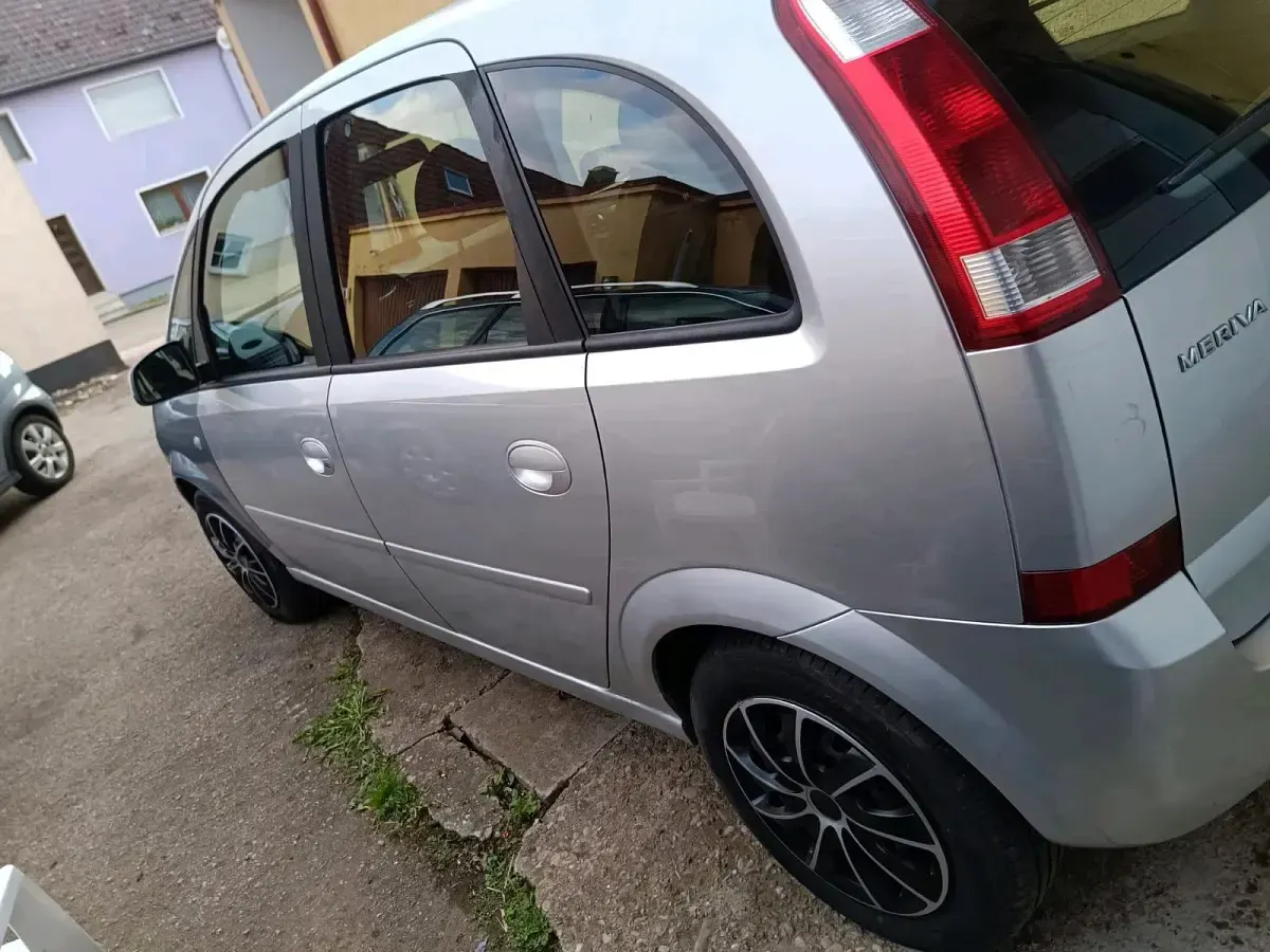 Gebraucht Opel Meriva 101 PS (74 kW) 2003 Silber Van / Kleinbus