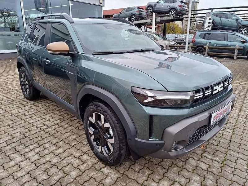 Neu Dacia Duster Extreme 131 PS (96 kW) 2025 Zedergrün SUV