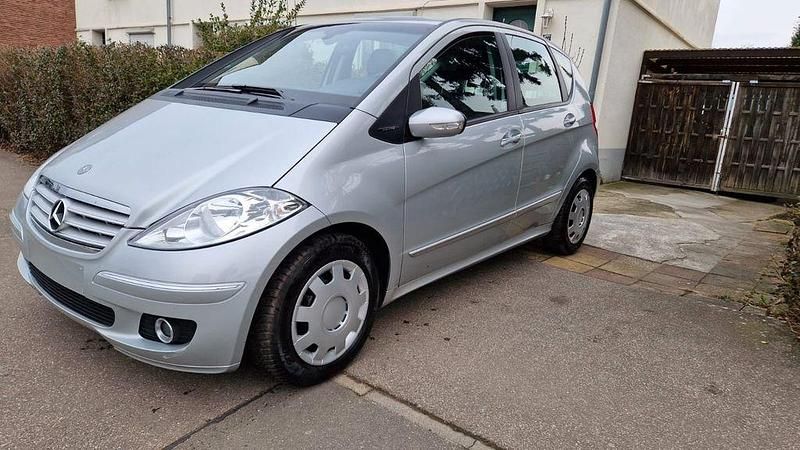 Silber Gebraucht 2004 Mercedes A150 Elegance Limousine | 4.400 € (Fairer Preis) - Bild 1/4