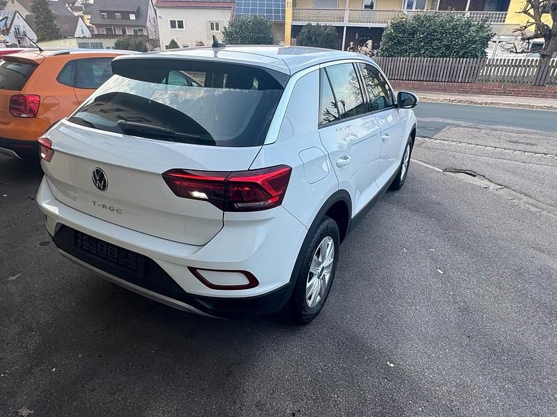 Gebraucht VW T-Roc Basis 110 PS (80 kW) 2022 Pure white SUV