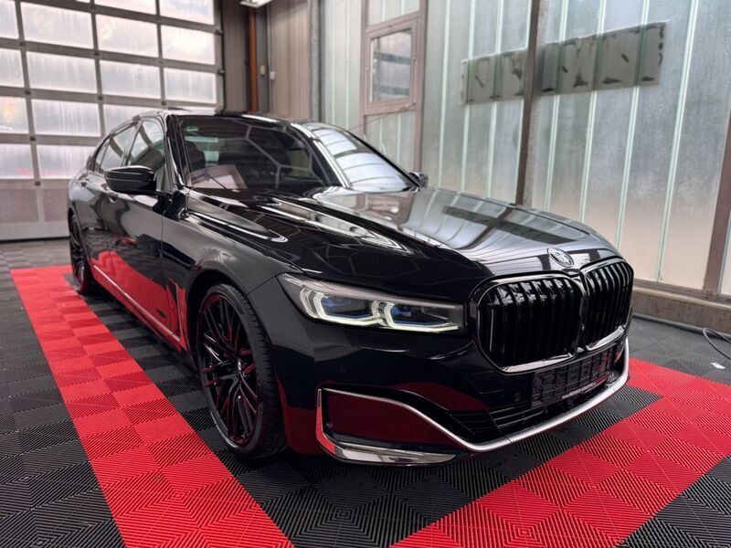 Schwarz Gebraucht 2021 BMW 730 Shadowline Limousine | 51.900 € - Bild 1/4