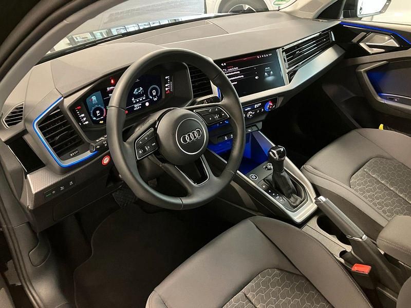 Gebraucht Audi A1 Ambiente 116 PS (85 kW) 2024 Schwarz Limousine