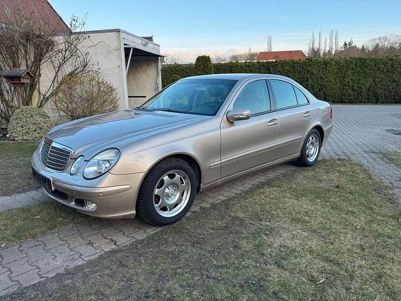 Gebraucht Mercedes E200 Classic 163 PS (119 kW) 2003 Gelb Limousine