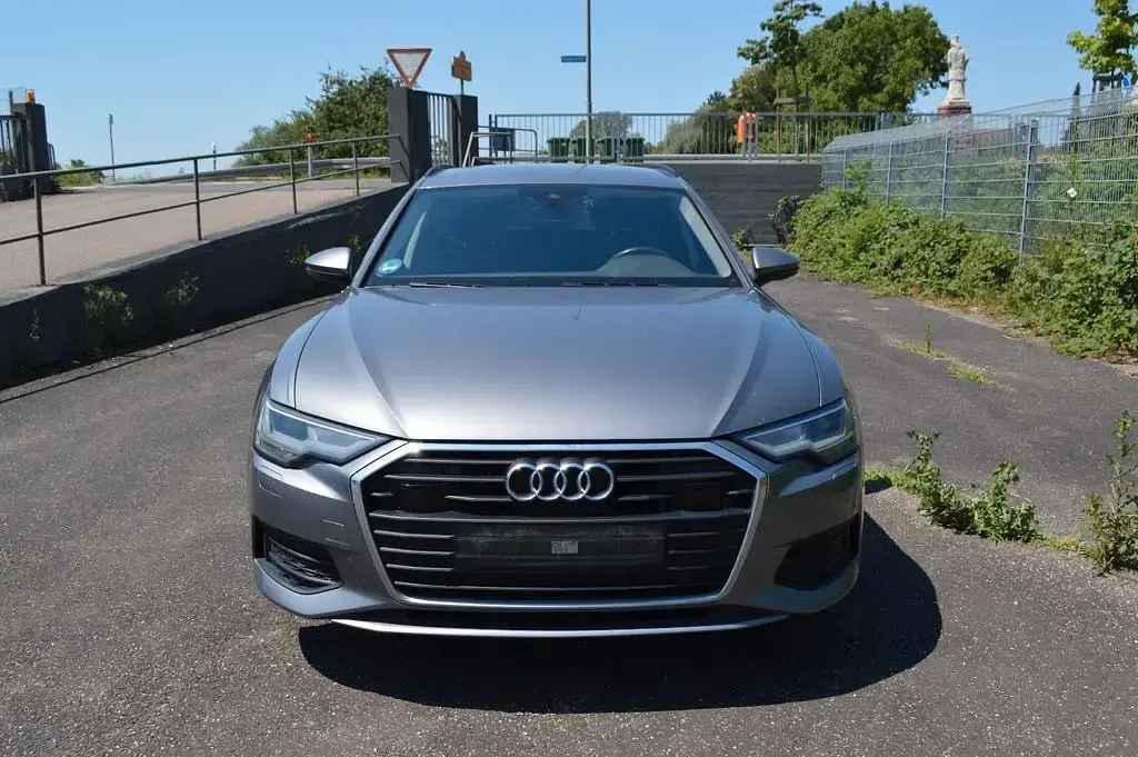 Gebraucht Audi A6 Basis 204 PS (150 kW) 2021 Grau Kombi